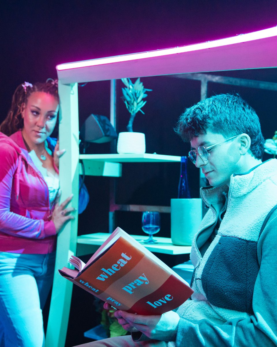 "The cute boy turns into the (literally) toxic boyfriend" Theatre review: Hot Mess partially-obstructed-view.blogspot.com/2025/10/theatr…