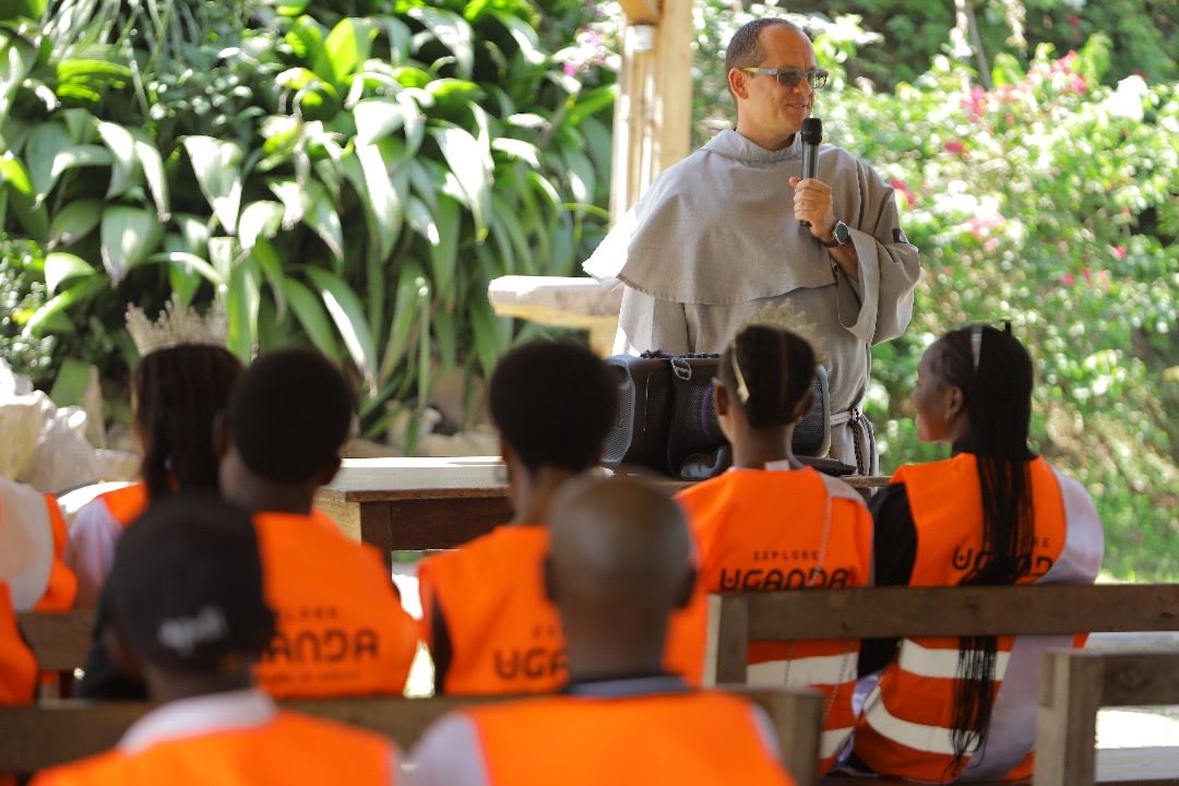 Tourismguy1's tweet photo. Through its Tourism initiative, @irc_uganda is innovation  to promoting faith-based tourism in Uganda is actively creating jobs, fostering community initiatives, and skills development for interfaith youths. 
We successfully trained and skilled 50 interfaith https://t.co/KElcGJ7phZ