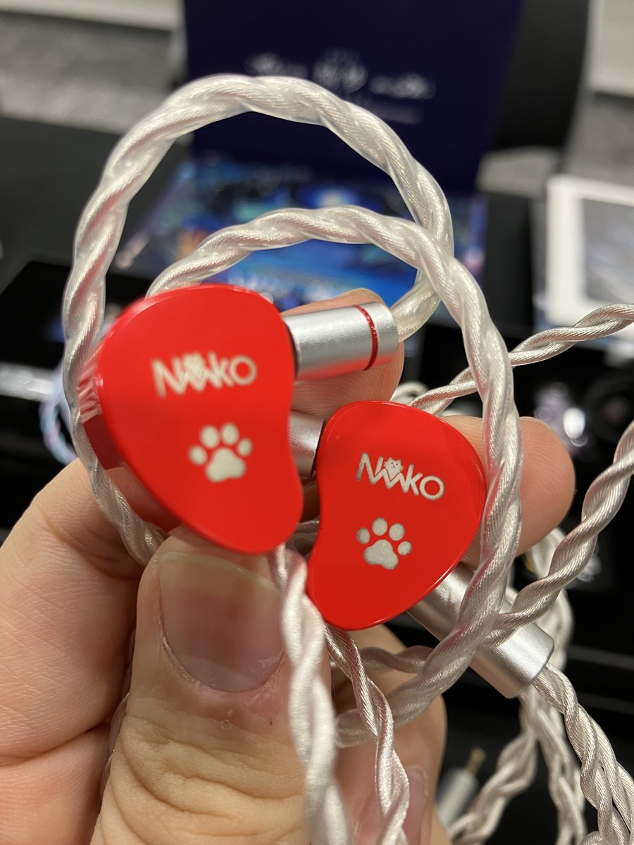 CVJ Aria

これは前も聴いたことあるし好みだったから省略

CVJ Shadow Blade

低音🤣
他はバランスいいのになんでこれだけ破綻してんの？

CVJ  NEKO

FPが話題になったやつ
装着悪くない
聴きやすいね