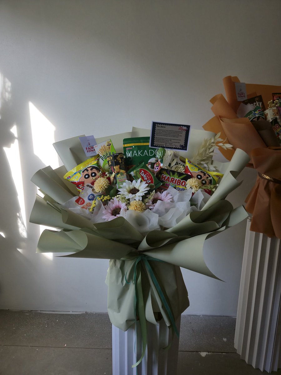 astonorthiveva's tweet image. — Congratulations on Head 2 Head our #SurfJava, you guys deserve love from all around the world🍎
 
we hope you enjoy the snacks — it's a small gift filled with lots of love and support from us!🎁