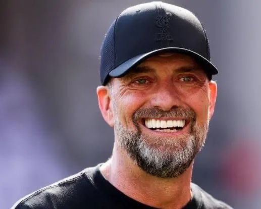 TouchlineX's tweet image. 🚨 𝗕𝗥𝗘𝗔𝗞𝗜𝗡𝗚: Liverpool owners believe that Jurgen Klöpp might be open for a sensational return to Liverpool.
— @indykaila