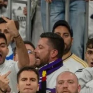 Torren__'s tweet image. Todo el mundo hablando de la storie de Lamine pero es que nadie se ha fijado en esto que sale en la foto? 😂😂😂