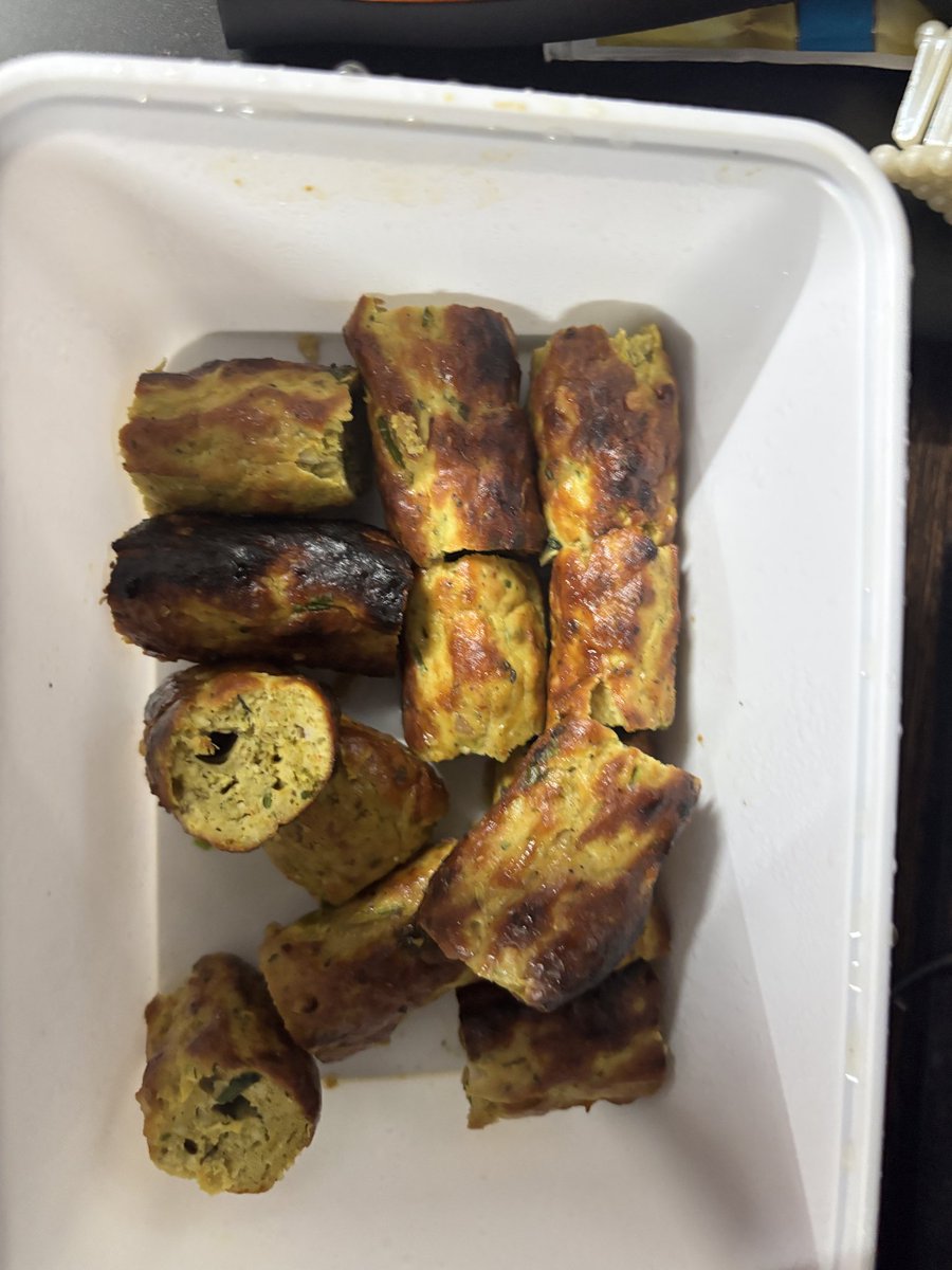 bhoopi27's tweet photo. @zomatocare food can be seen as burnt but still your team is not able to identify they need good lenses to identify I guess https://t.co/dml54I4BOe