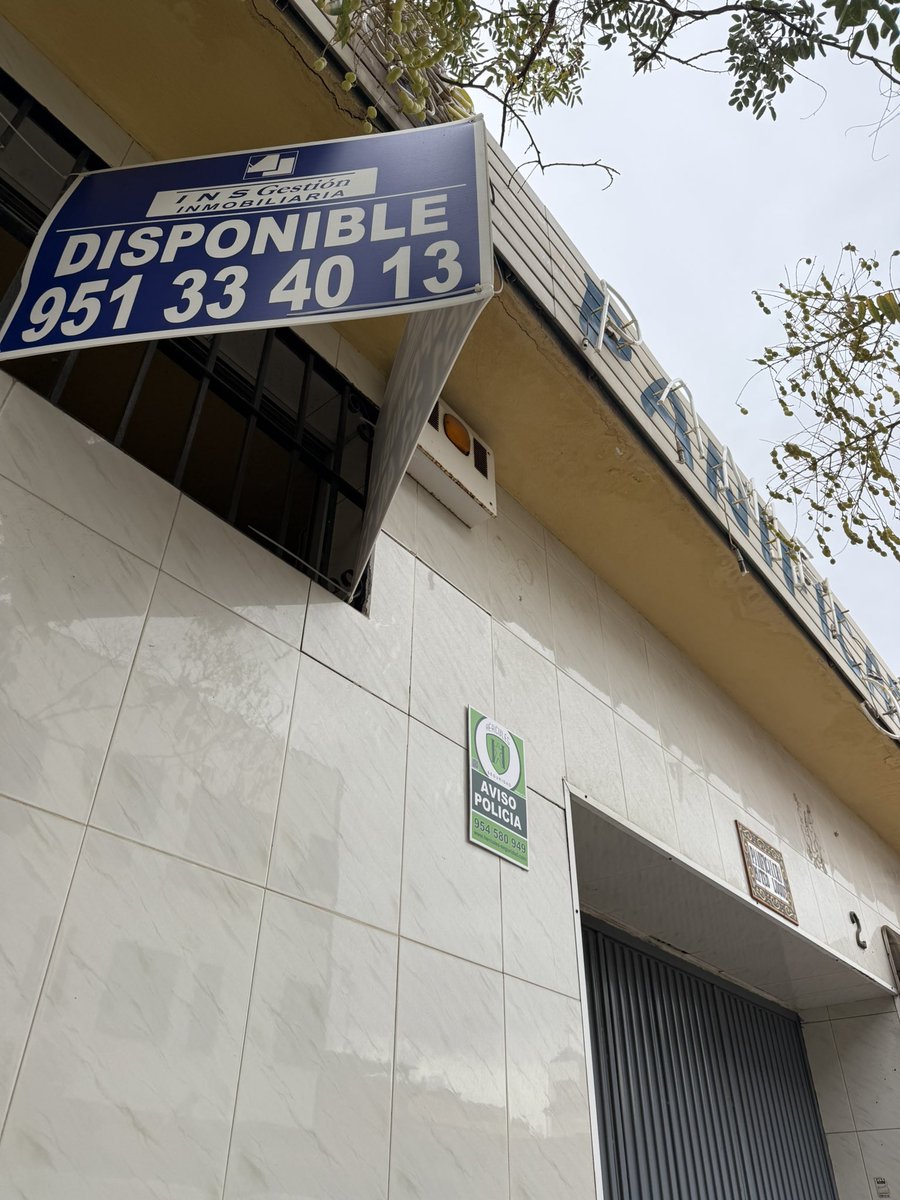 ⚠️🚨Poco se ha comentado que la panadería Mateo Luque de Málaga ha cerrado.

🥖Eso sí, seguiremos nombrando a “los pitufos” en los pregones como lo de “formas de pedir el café” ya sin el Café Central.