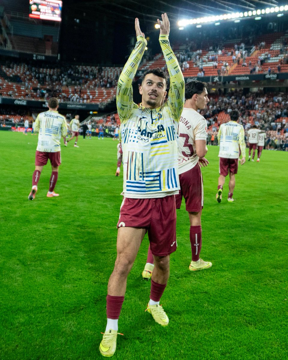 VillarrealCF's tweet photo. Agradecidos por el apoyo de todos vosotros groguets. ¡Pensando ya en la Copa del Rey! https://t.co/a0fS7Xp5fd