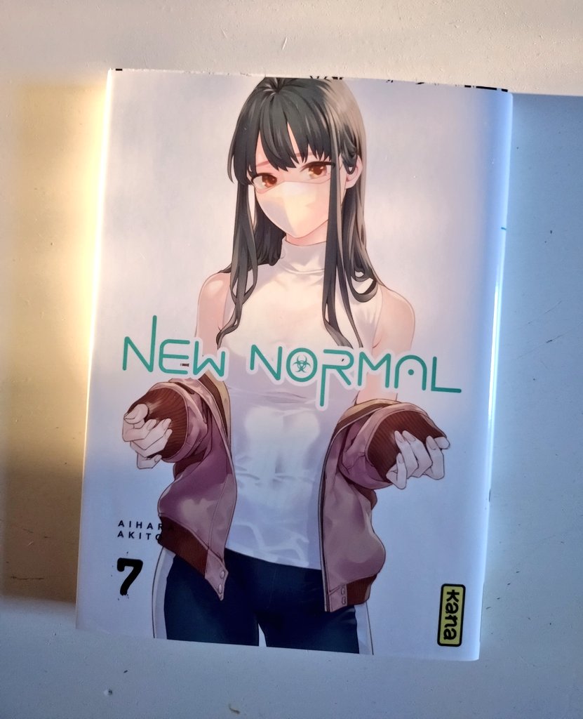 Naka_manga's tweet image. Démarrons la journée avec la suite de #NewNormal 😷 chez @EditionsKana

Le manga de @a_akito17 est toujours en cours de parution et l'on est au coude à coude avec l'édition 🇯🇵 puisque le 8eme opus est sortie la semaine dernière.