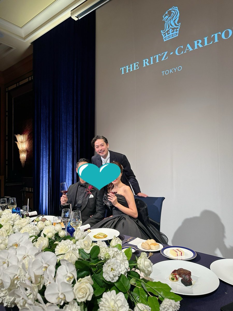 💍愛を見届ける時間に立ち会えること💍

結婚式の司会を、限定数でお任せいただいています。
番組の影響もあってか「愛の見届け人」としての役割をいただくことが多く、厳かな空気と低い声を印象に残していただけるようです。

予定通りに進まないからこそ生まれる彩りや感動。