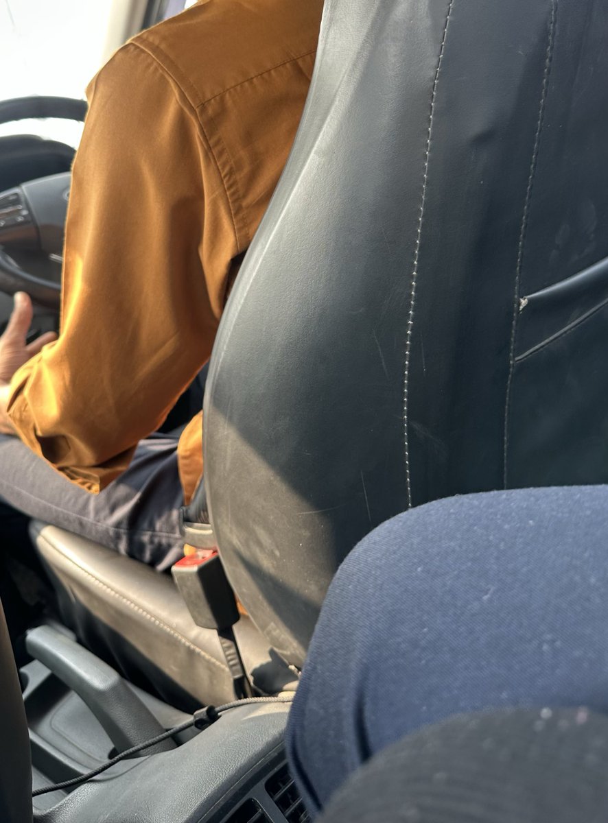 swstica's tweet image. even after booking @Uber premier, this was the condition of the car. 
on top of this, the driver:
- demanded 3x of the toll cost, got offensive when called out. 
- kept opening the window to spit on road
- stopped 30 mins for CNG
- no space in the boot. luggage in front.
- left…