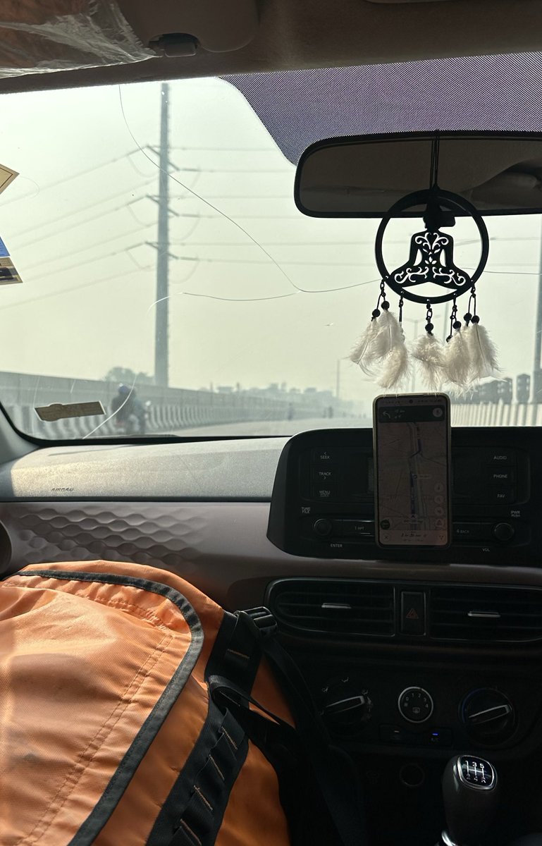 swstica's tweet image. even after booking @Uber premier, this was the condition of the car. 
on top of this, the driver:
- demanded 3x of the toll cost, got offensive when called out. 
- kept opening the window to spit on road
- stopped 30 mins for CNG
- no space in the boot. luggage in front.
- left…