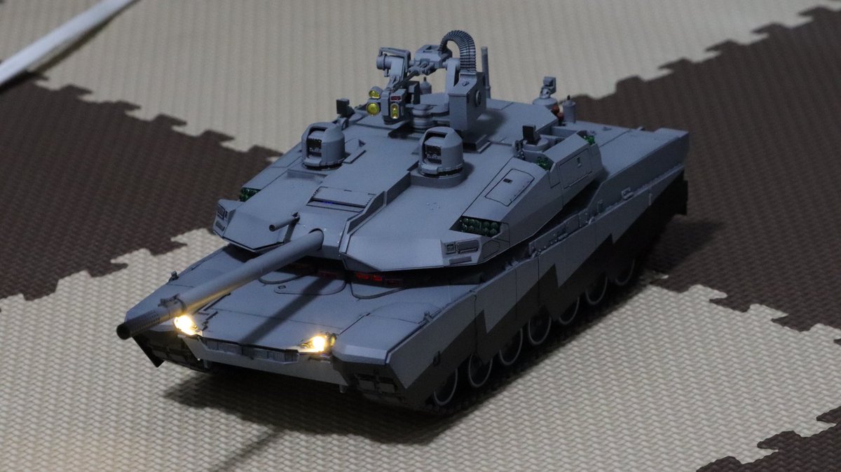 Yunagi_Freight's tweet image. はぁーやっと完成したぞ!!
 #ラジコン  #RC 
#AmusingHobby 1/35 #Abrams-X
…を、Arduino(ELEGOO) Nanoと2.4GHzモジュールでラジコン化しました。
初の回路自作、初の制御プログラム自作でしたが、いやー最近のマイコンは優秀ですね。ソフト面は意外と手間取らなかったですね。