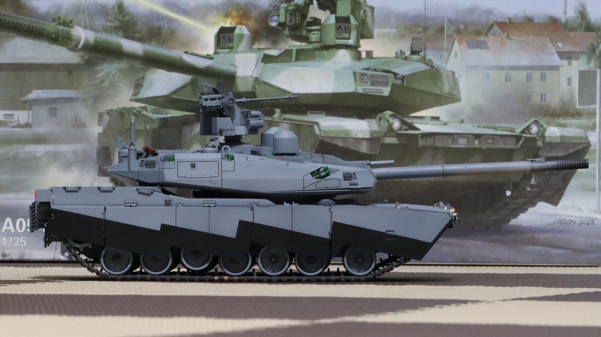 Yunagi_Freight's tweet image. はぁーやっと完成したぞ!!
 #ラジコン  #RC 
#AmusingHobby 1/35 #Abrams-X
…を、Arduino(ELEGOO) Nanoと2.4GHzモジュールでラジコン化しました。
初の回路自作、初の制御プログラム自作でしたが、いやー最近のマイコンは優秀ですね。ソフト面は意外と手間取らなかったですね。