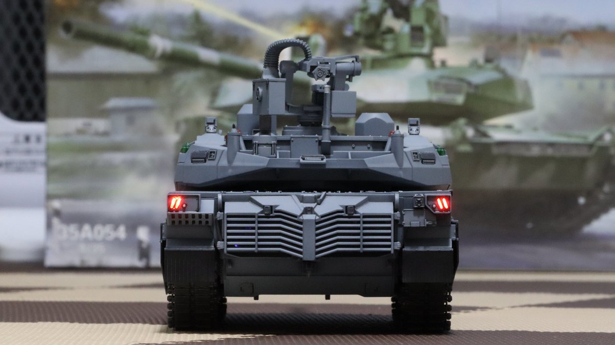 Yunagi_Freight's tweet image. はぁーやっと完成したぞ!!
 #ラジコン  #RC 
#AmusingHobby 1/35 #Abrams-X
…を、Arduino(ELEGOO) Nanoと2.4GHzモジュールでラジコン化しました。
初の回路自作、初の制御プログラム自作でしたが、いやー最近のマイコンは優秀ですね。ソフト面は意外と手間取らなかったですね。