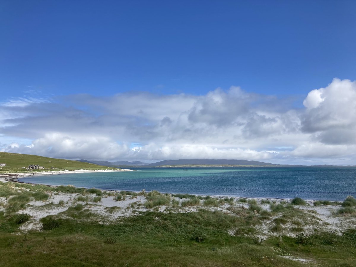 Lovethisland_'s tweet image. Traigh Bheasdaire. Berneray.

“Slipping through my fingers all the time …”

#hebrides #outerhebrides #Scotland