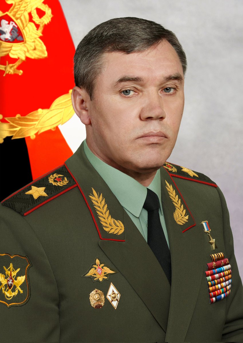 aleksbrz11's tweet image. 🚨BREAKING NEWS

Chief of the Russian General Staff Valery Gerasimov:

10,000 Ukrainian soldiers are surrounded in Donetsk and Kupyansk.🇷🇺