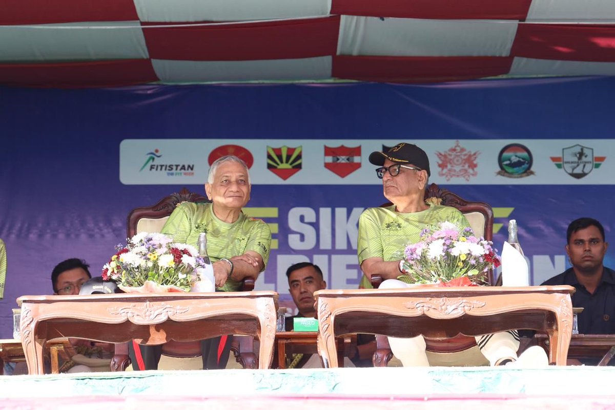 Gen_VKSingh's tweet image. Flagged off with pride, purpose, and passion! 🇮🇳
Soldirathon isn’t just a run — it’s a tribute to every soldier’s sacrifice.
Together, we run for the brave hearts who run for our nation. ⁦@ommathurbjp⁩ ⁦@GovernorSikkim⁩