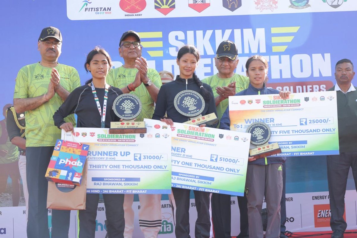 Gen_VKSingh's tweet image. Flagged off with pride, purpose, and passion! 🇮🇳
Soldirathon isn’t just a run — it’s a tribute to every soldier’s sacrifice.
Together, we run for the brave hearts who run for our nation. ⁦@ommathurbjp⁩ ⁦@GovernorSikkim⁩