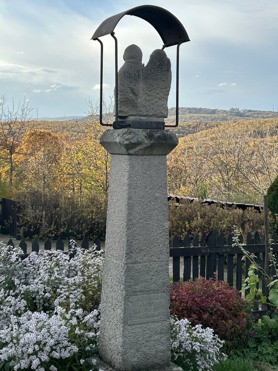 IBrockova's tweet photo. 🍁🍂🤩☀️🍀#Fall 2025, Lot of Work 🤭#maisondecampagne
#BeautifulSlovakia 🇸🇰♥️ https://t.co/z6eJ22BVds