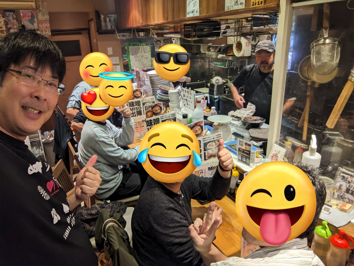 precise_ddr's tweet image. 【実績解除】
ラーメン屋の座席をすべて友人で埋め尽くす