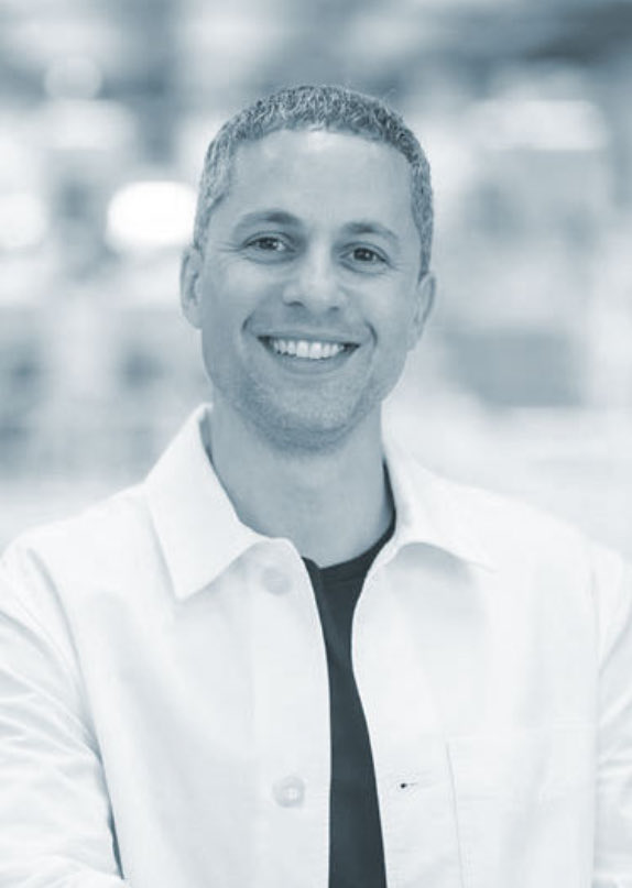 StarkNakedBrief's tweet image. You probably haven't heard of this bloke but he recently joined Melanie Dawes' crew at Ofcom...
His name is David Chaplin and he's the new Director of Communications.
He worked for Labour MP Christine McCafferty in 2004, then for Labour MP Gordon Marsden.
Chaplin also took up…