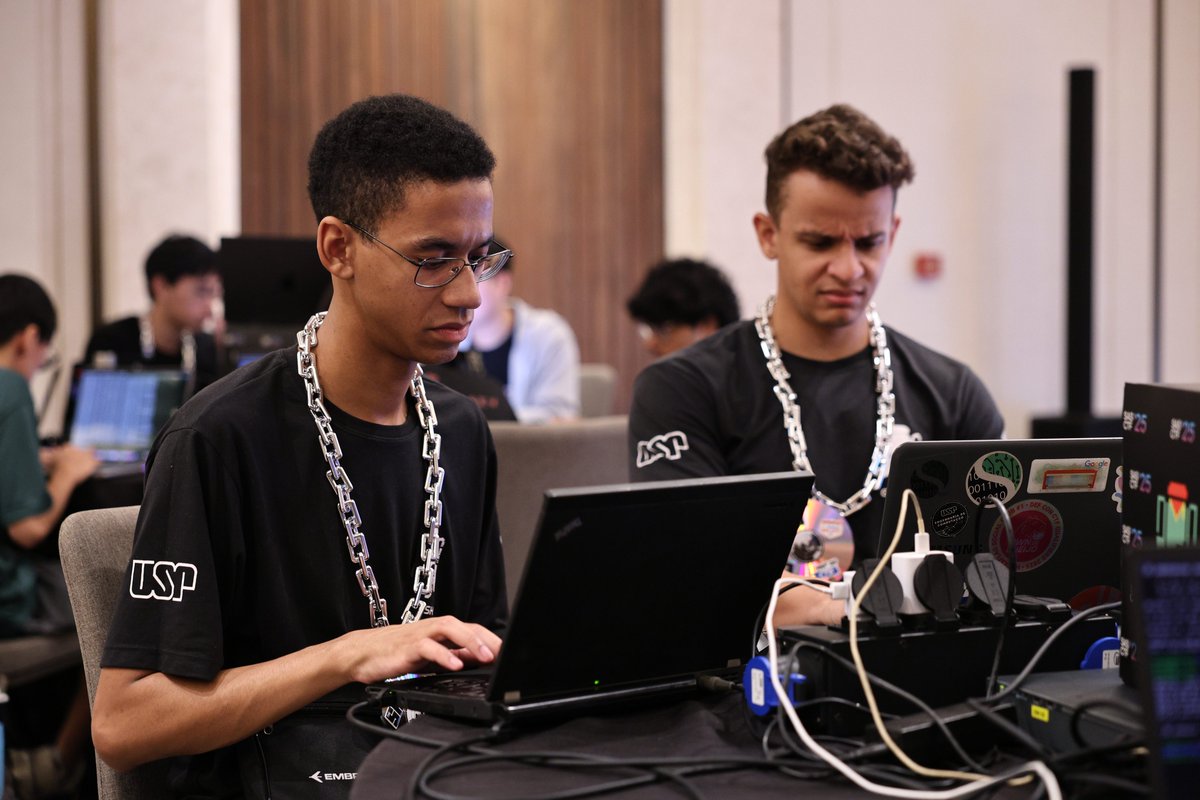 TheSAScon's tweet image. Tension builds at #TheSAS2025 #CTF. Will anyone challenge the current dominance of @C4TBuTS4D? Meanwhile, conference guests are welcome to check in and receive their gangsta badge!