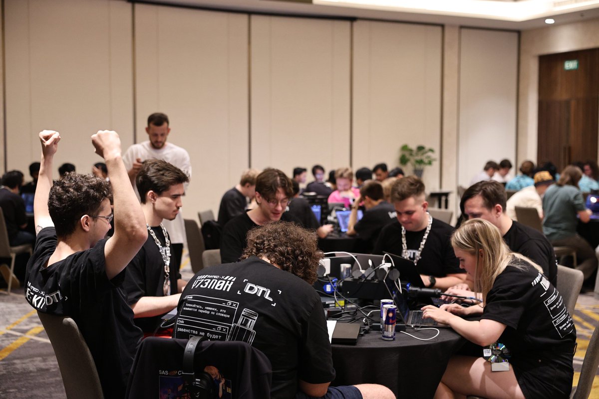 TheSAScon's tweet image. Tension builds at #TheSAS2025 #CTF. Will anyone challenge the current dominance of @C4TBuTS4D? Meanwhile, conference guests are welcome to check in and receive their gangsta badge!