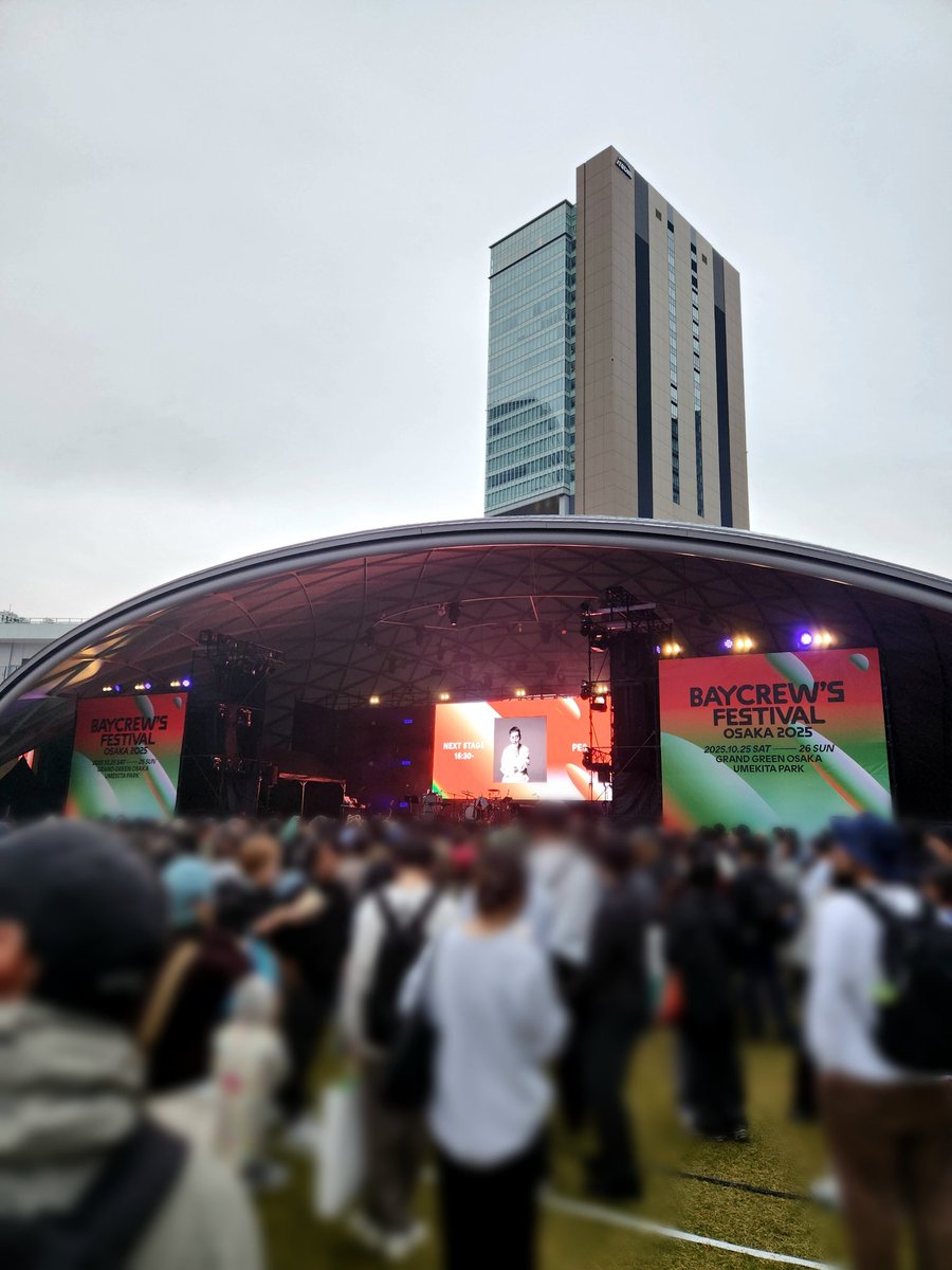 pazu_official2's tweet photo. BAYCREW’S FESTIVALに「PES」を見に行ってきました。「RIP SLYME」の楽曲も数曲聴けて、エモくてチルな空間を体感できた。大阪・梅田の都会のど真ん中でフェスが開催されるのはなかなか新鮮でした。
#pes #baycrewsfestival https://t.co/JKlOdGvoAD