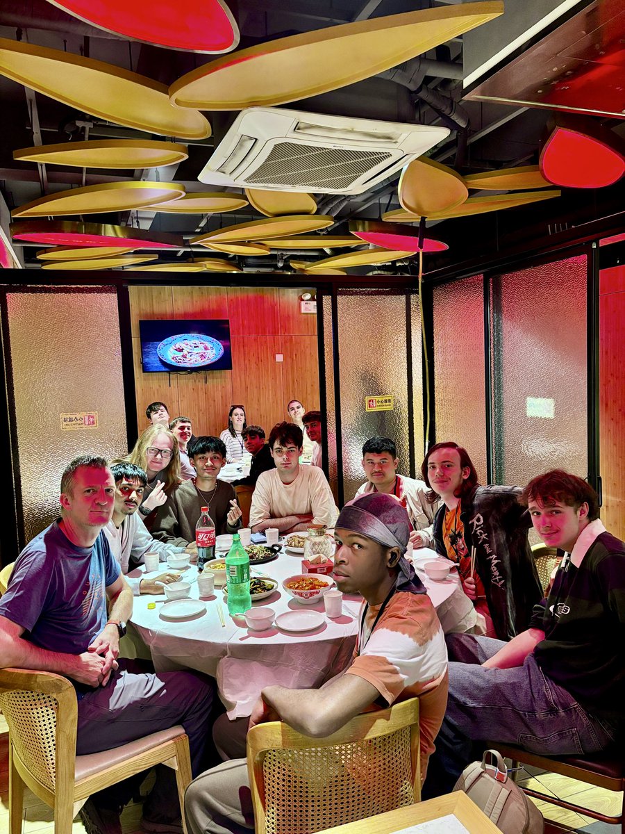 We then made our way to Jingshan Park, taking in the stunning views over the Forbidden City 🏯🌿 A well earned lunch stop followed before continuing our adventures 🍜🇨🇳 <a href="/StCuthbertsMFL/">MFL at St Cuthbert's High School</a> #StCuthbertsFormingGreatMen