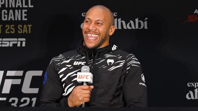 Ciryl Gane 🇫🇷🎙️ :

« Si Tom Aspinall pense qu’il va esquiver la revanche… il se met le doigt dans l’œil 👀💥 »

#UFC321