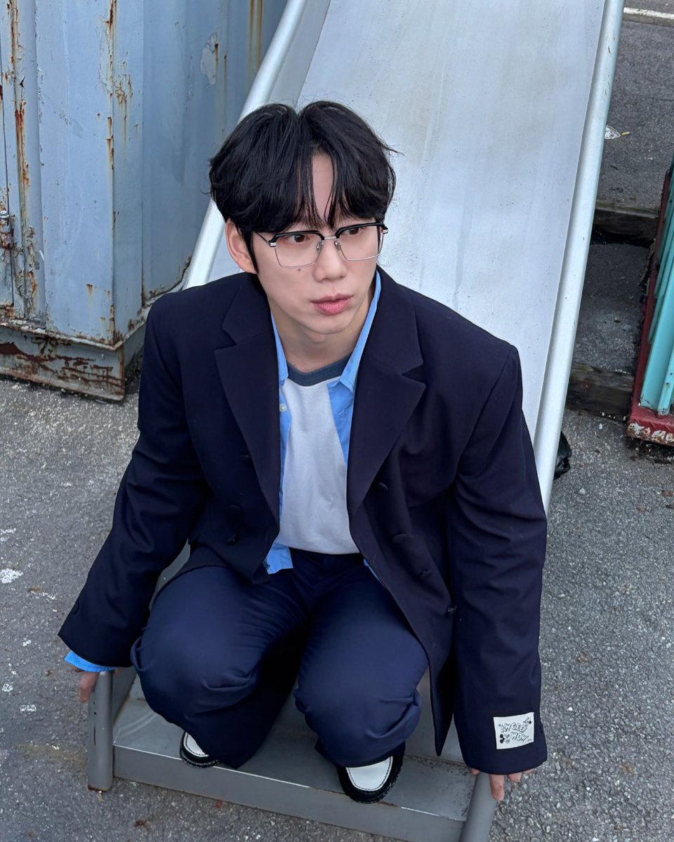 ㄴㅁ 예뻐서 할 말도 없다 지금 . .