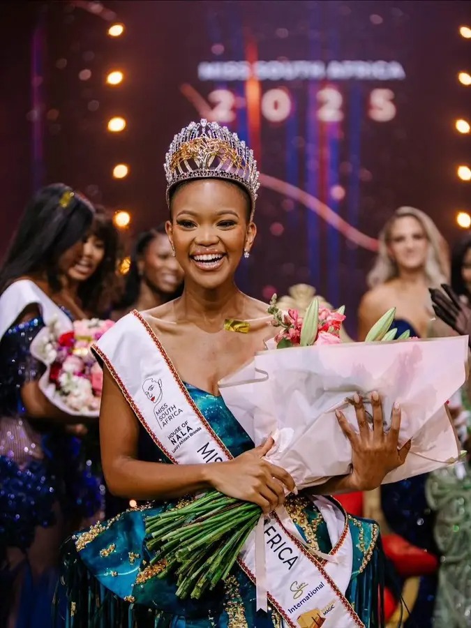sineliled7's tweet photo. 👑 Congratulations to Qhawekazi Mazaleni, the newly crowned Miss South Africa 2025! 🇿🇦

A celebration of grace, intelligence, and empowerment — shining as an inspiration to young women across Africa. 🌟💐

#MissSA2025 #QhawekaziMazaleni #SouthAfrica #BeautyWithPurpose https://t.co/9XcTjDmiOW