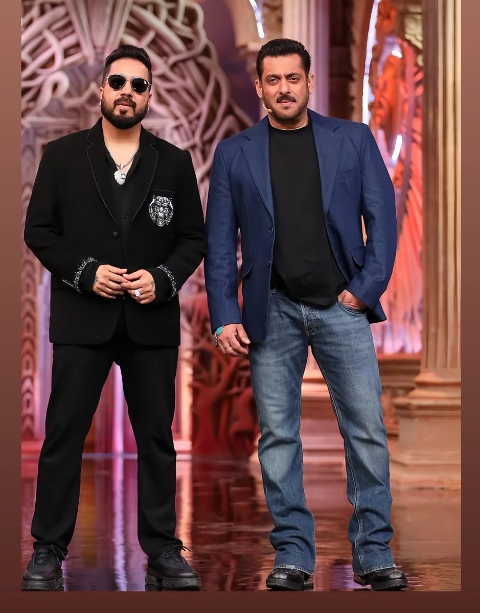 ibeingMaaz's tweet image. LATEST Picture Of #SalmanKhan with #Mikasingh On The Sets of #BiggBoss19