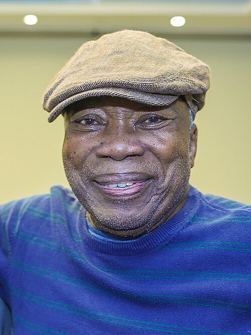 ClaudiaCostin's tweet photo. Bom dia a todos! Hoje é o aniversário de Milton Nascimento, cantor e compositor brasileiro, reconhecido como um dos mais influentes artistas da história da música nacional. Tronou-se conhecido nacionalmente quando sua composição "Travessia" ocupou a 2ª posição na edição de 1967 no Festival Internacional da Canção. Hoje é conhecido e premiado internacionalmente. Parabéns, mestre!