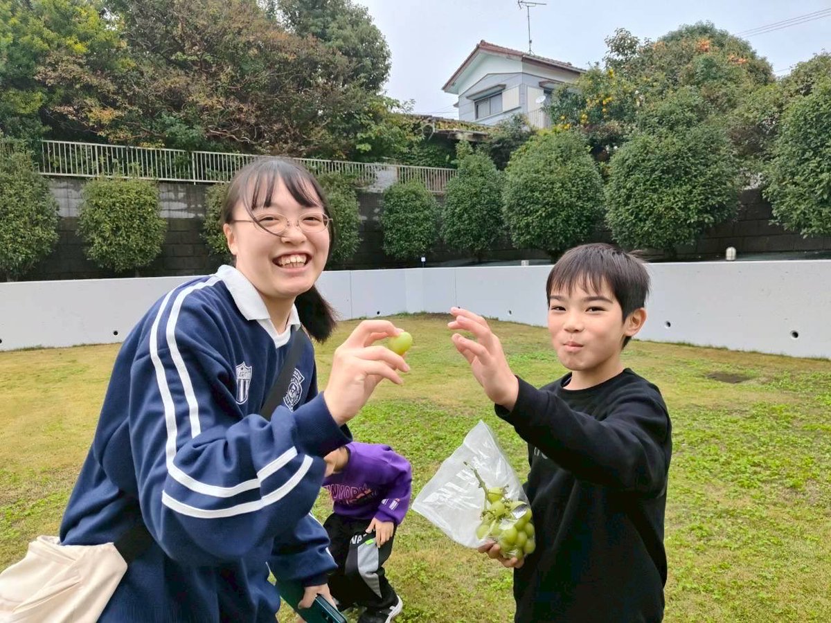 昨日は
SONPOケアハッピーデイズ様で演奏させていただきました

本日は
一乗会リベルテ様で演奏させていただきました

どちらも、皆様に喜んでいただけて嬉しかったです

演奏で喜んでもらえる経験は
子供達にもいい成長になります

そして…
楽しませていただきました😋

ありがとうございました😊