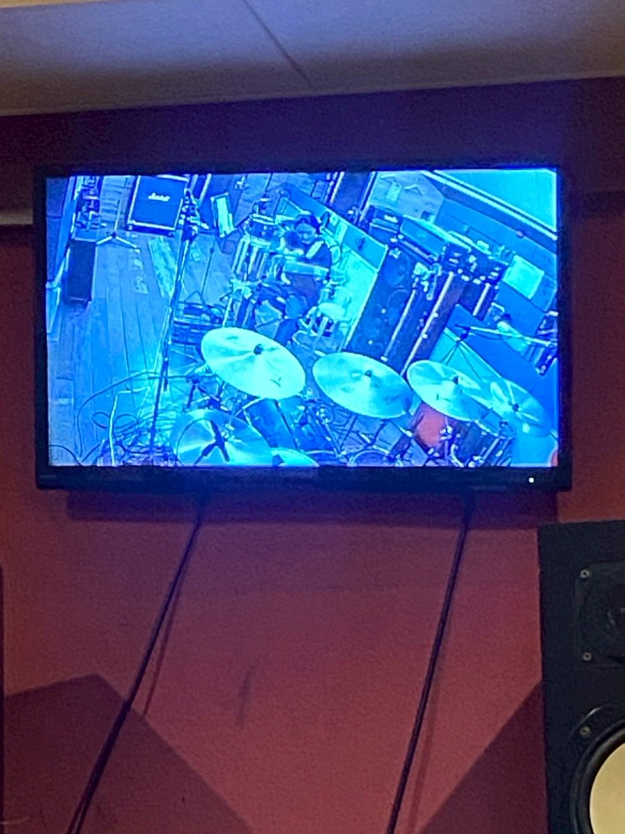 kawauso_nq's tweet image. 第3弾サポートアーティストとして参加中の iNOTE Project にご協力いただき、新曲のレコーディングをしてきました！🔥
情報解禁までぜひお楽しみに！🎧