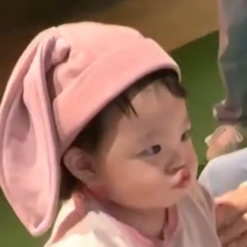 and_sarang's tweet image. ボムが唇突き出したからドフンも真似して唇突き出したのかわいいー😭😭めっちゃ仲良くなってて嬉しい