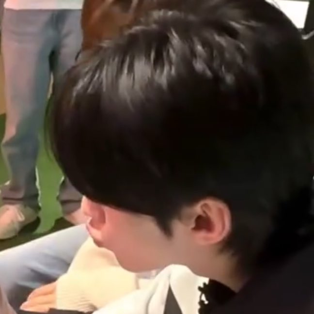 and_sarang's tweet image. ボムが唇突き出したからドフンも真似して唇突き出したのかわいいー😭😭めっちゃ仲良くなってて嬉しい