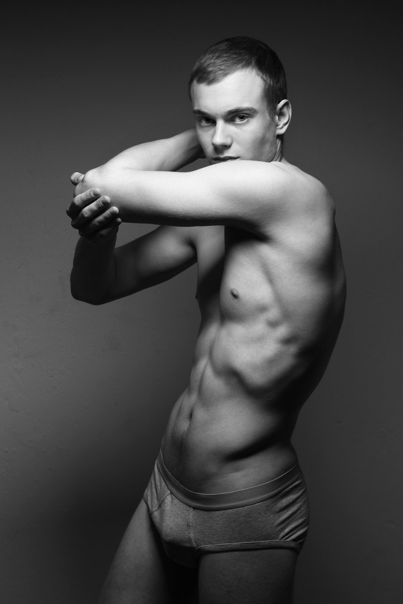 Check out the most tender model tests with young Alexey S.
patreon.com/posts/alexey-s…
#sevagalkin #coolboy #bnwportrait