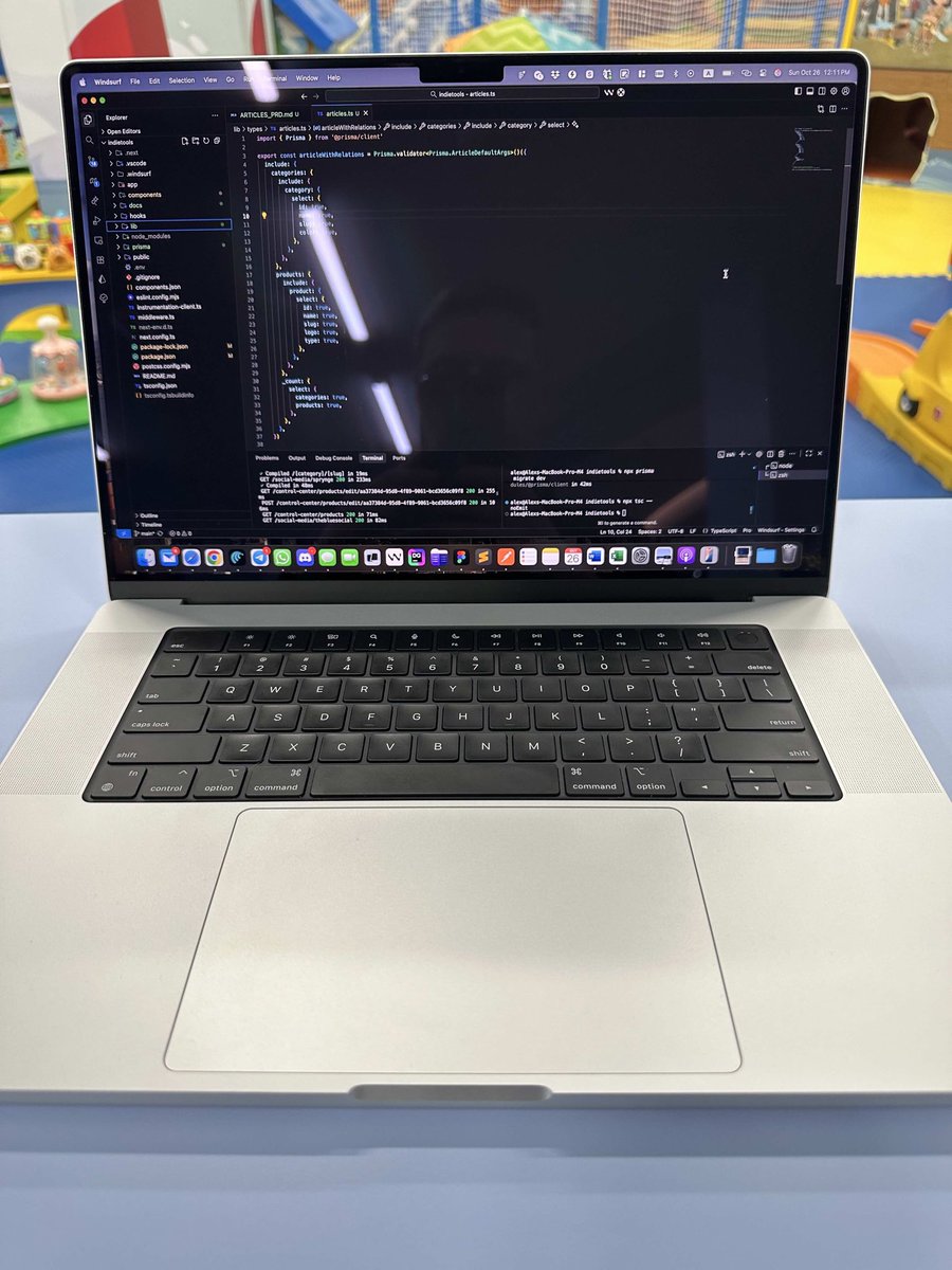 Making every minute count.

Saturday was mostly off grid. 

Sunday daddy got an hour of coding session while the kid got crazy in the game room.