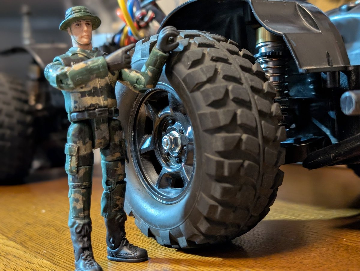 radicansunrise's tweet image. 初アルミオイルダンパー装着！
エア混入無し。ヌメッと動く、流石純正とは違うぜぇ〜♪
これはシェイクダウンが楽しみだ😎

#CC01    #ダークチタンアルマイトは良い