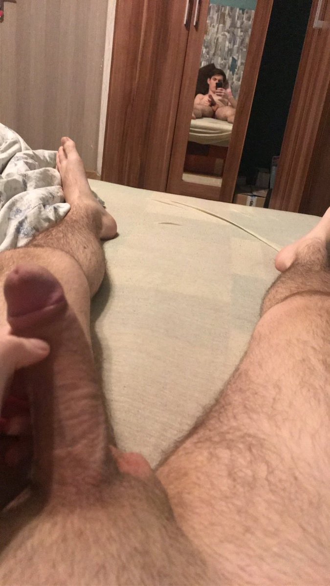 Hey guys!🤪😎 Imádok rosszalkodni. Ha több ilyet, és ehhez hasonló képet/videót szeretnél rólam látni. Akkor #RT és dobj egy “😈” emojit kommentbe🫦🍆