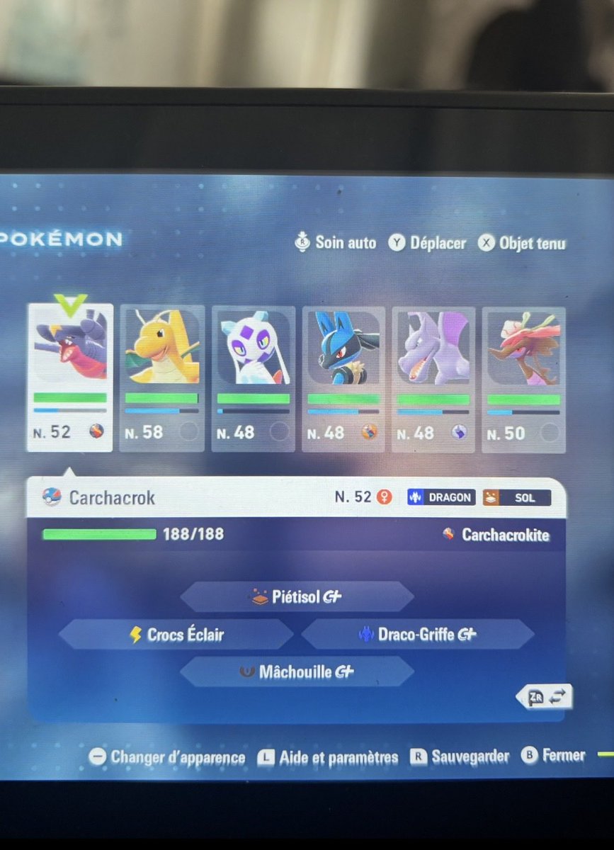 LechatDev's tweet image. 6 Pokémon dans son équipe c’est assez… je fais une rotation avec Dracofeu et Aligatueur 😔😔(Oui j’ai 28ans) #PokemonZA #PokemonLegendsZAleaks