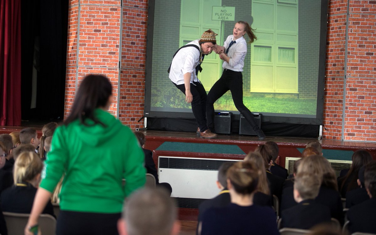 As the clocks go back tonight,  the evenings will be darker earlier.

For children who are newly independent and walking to school on their own, this is a riskier time of year.

Parents and carers- please take a moment this weekend to talk to your child about staying safe and