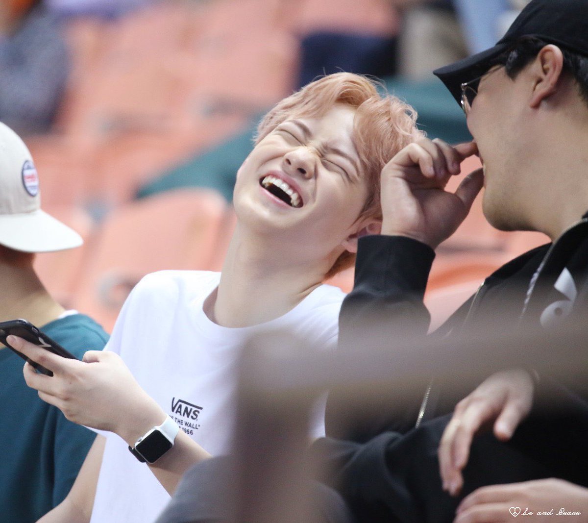 Ahh! So it's Manager Inhwan's Wedding (he used to be a manager of Suju and Dream, MC ARI!) !! 🥹🥹🥹🥹

He is also Chenle's roommate when Chenle was still staying at the dorm, our beloved manager! 

Congratulations on you wedding!! 🩵