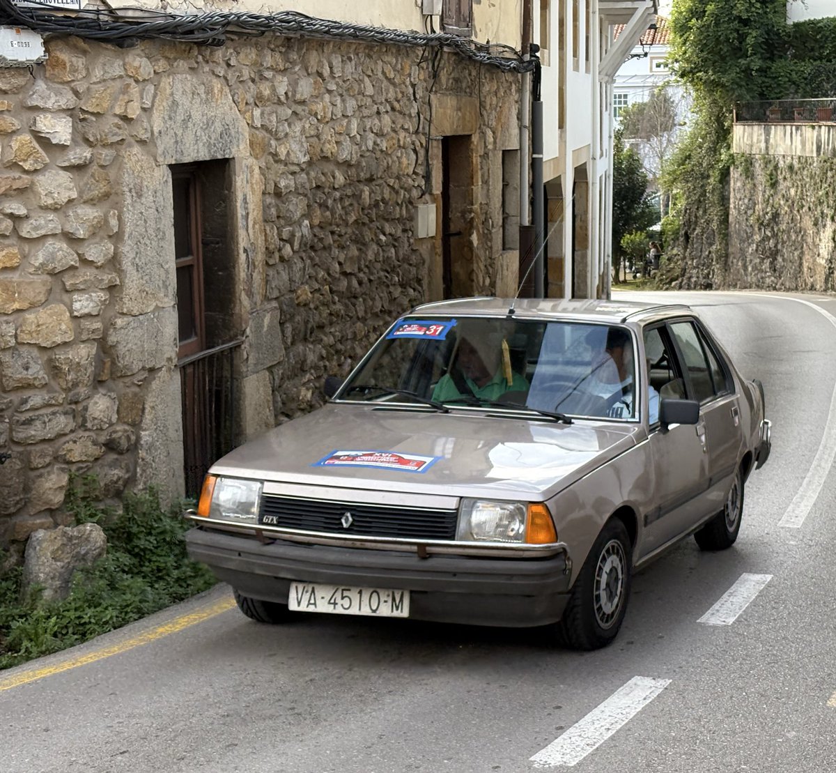 💥 Inscritos en la XVII Clásica Villa de Comillas 🗒️

👨 Eduardo Manrique-Alfredo González
🚘 Renault 18 GTX
🗓 Año 1986
🏆 Categoría Open
📍 Adobes Classic Team

🗓️ 15 de noviembre 
ℹ️ cantabriaclassicrally.com

#Challenge #CantabriaClassicRally #ZalbaCaldú #Regularidad ⏱