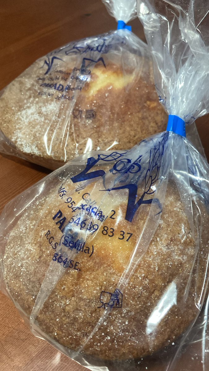 Ya han vuelto los riquísimos bizcochos caseros de Paradas!!! 

Como siempre los tenéis a vuestra disposición en la sacristía 🥮

📲 #SanJoaquínSVQ