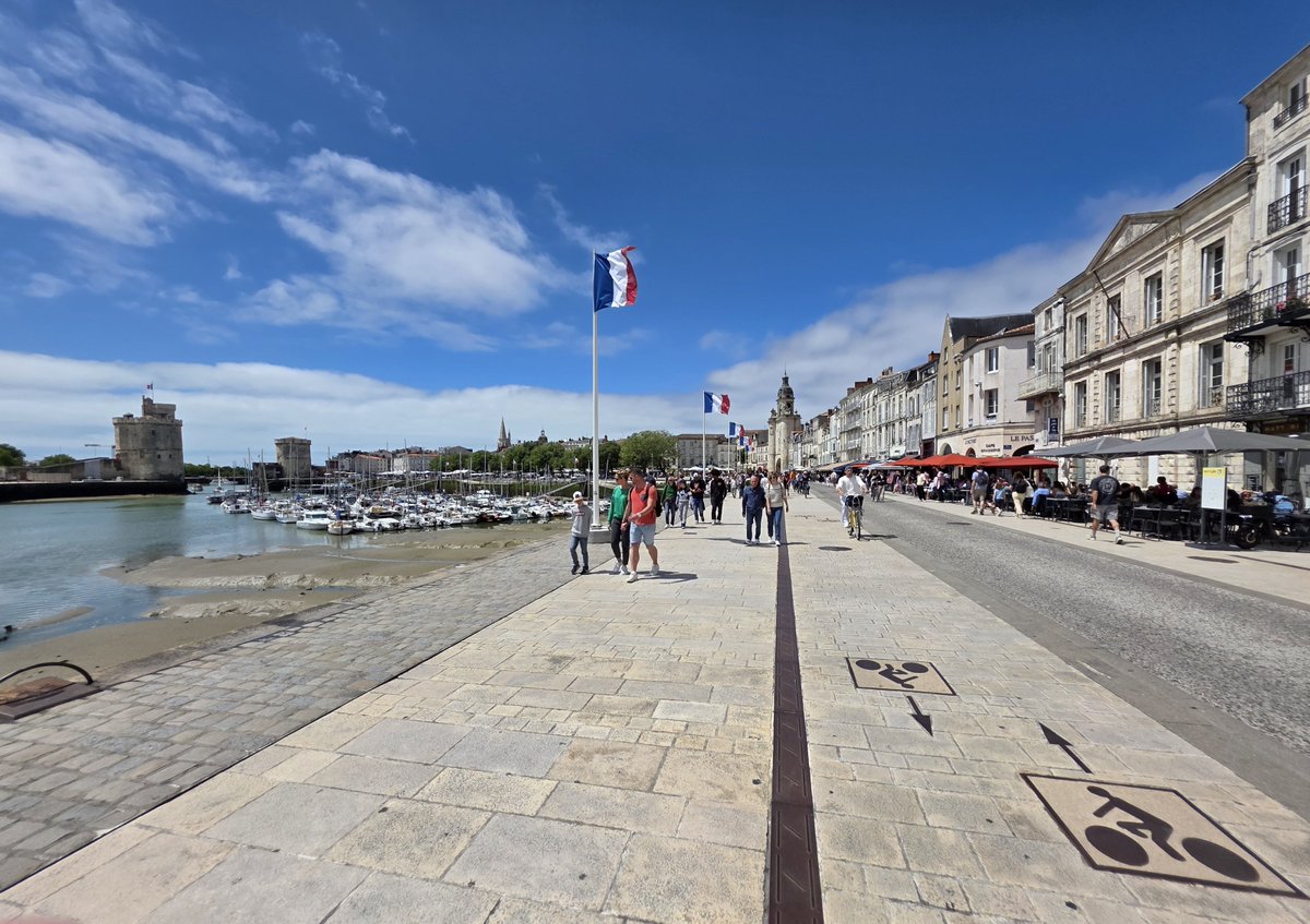 Its so easy to head to the Med 
Fly over &amp; bypass parts of France &amp; Spain that sit on the Atlantic coast, and continue south
But then you miss places like this

La Rochelle is one gem to be discovered &amp; enjoyed through a #cruise like one we took this year

#larochelle #France 🇫🇷