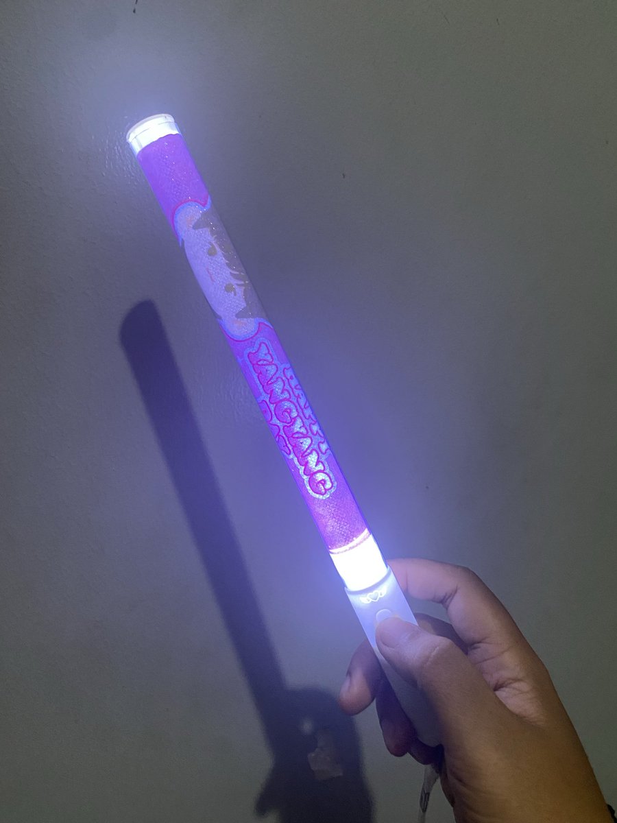 kpopandadavao's tweet image. 🎉 NEW ITEM - CUSTOMIZED PEN LIGHT STICK🎉
* any design will do

🛒To order, send us a message
#customize #print #giveaways #freebies #personalize #penlight #lightstick
