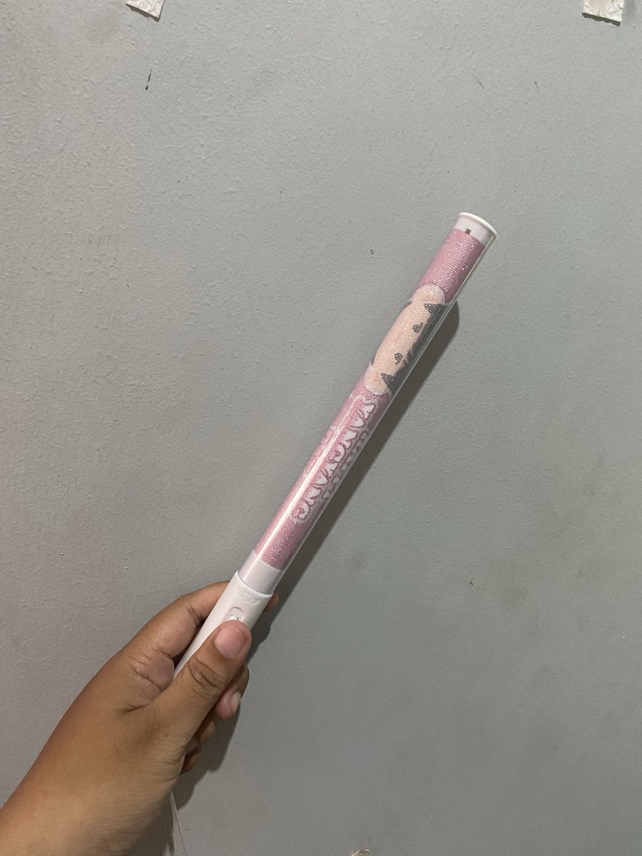kpopandadavao's tweet image. 🎉 NEW ITEM - CUSTOMIZED PEN LIGHT STICK🎉
* any design will do

🛒To order, send us a message
#customize #print #giveaways #freebies #personalize #penlight #lightstick