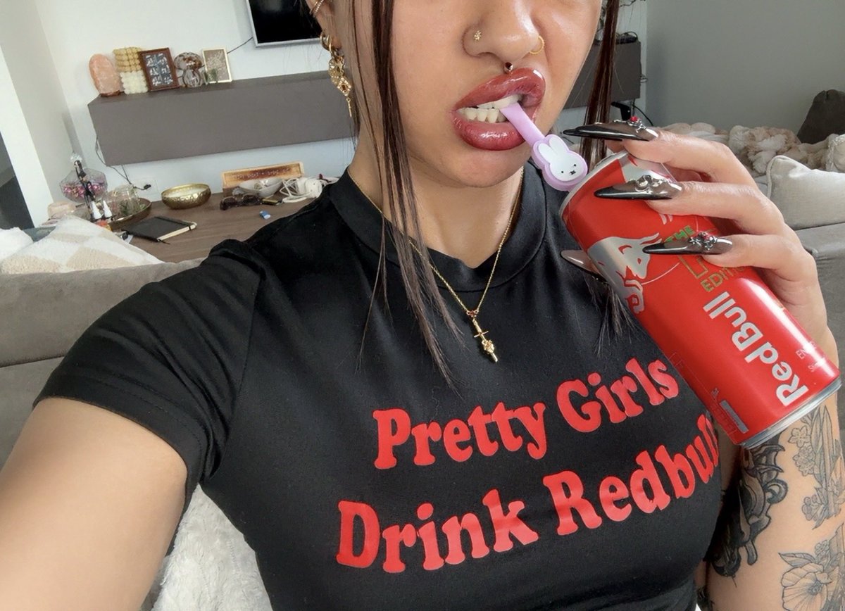 ✨Goodmorning findom addicts.

Vandaag mag je weer trots zijn dat jouw geld een doel heeft: mij.🤭💋

Findomnl Femdom