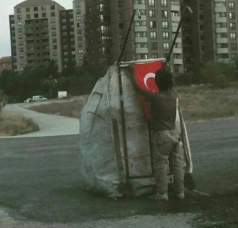 Yolu doğru olanın, yükü ağır olur.

Günaydın Türk 🇹🇷